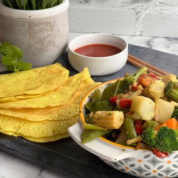 Vietnamese Vegetables Crepes with Sweet Chili Sauce